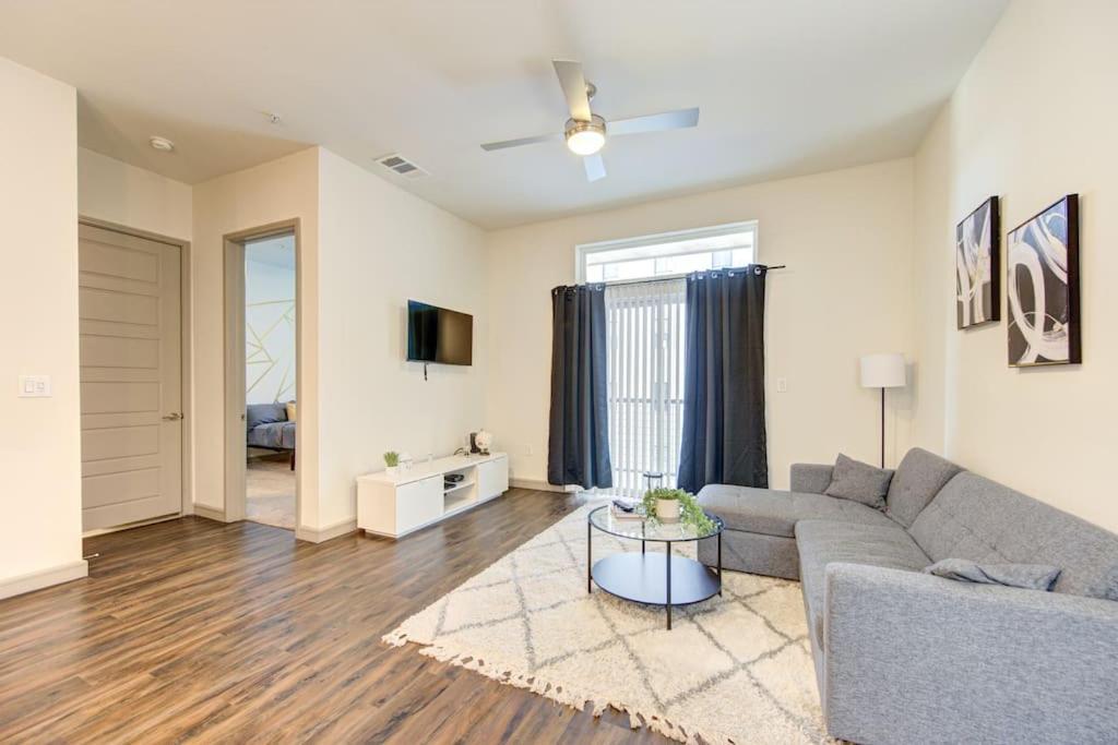 Fancy Apt Downtown. Pool. Gym. Lounge. Pet Ok Houston Eksteriør billede