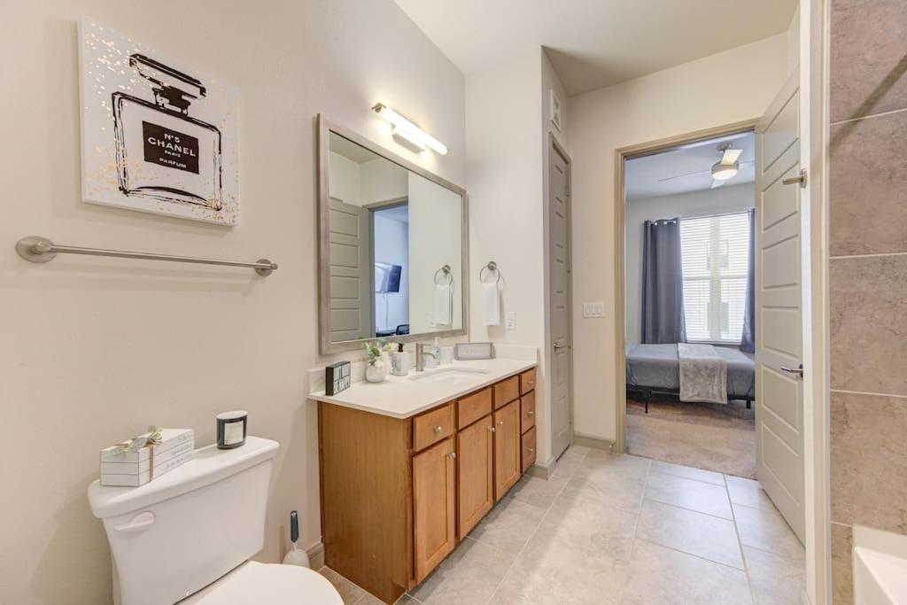 Fancy Apt Downtown. Pool. Gym. Lounge. Pet Ok Houston Eksteriør billede