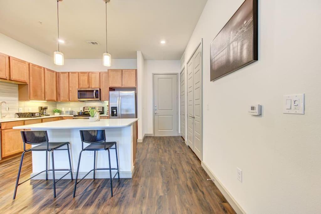 Fancy Apt Downtown. Pool. Gym. Lounge. Pet Ok Houston Eksteriør billede