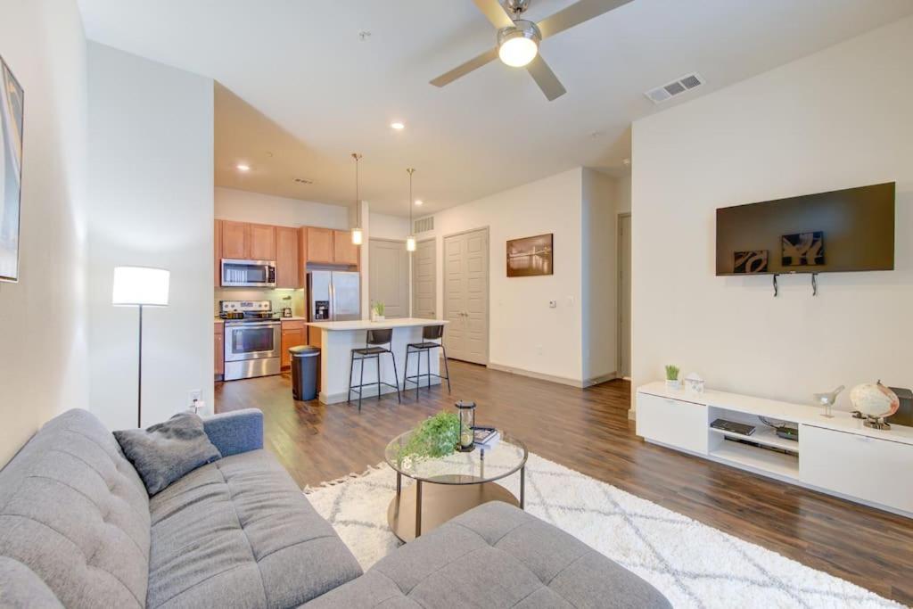 Fancy Apt Downtown. Pool. Gym. Lounge. Pet Ok Houston Eksteriør billede