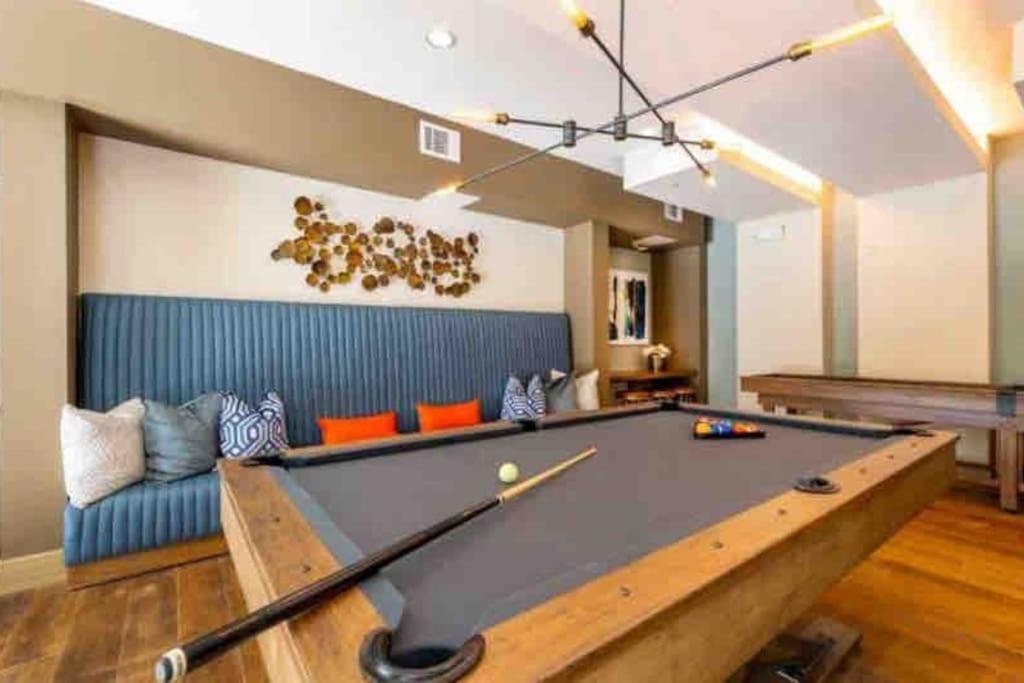 Fancy Apt Downtown. Pool. Gym. Lounge. Pet Ok Houston Eksteriør billede